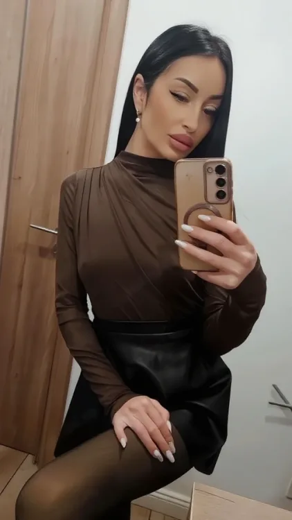 Escortă Sector 3 — Profil