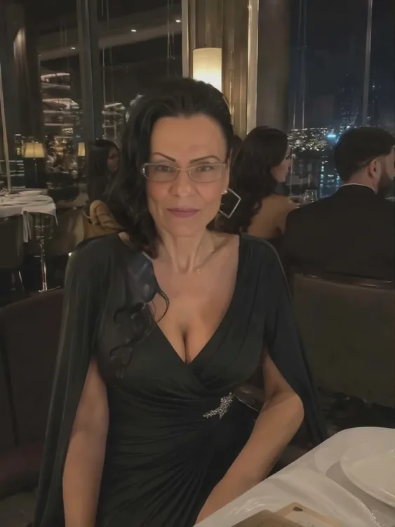 Escortă Sector 6 — Profil