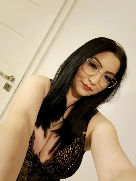Escortă Sector 3 — Profil
