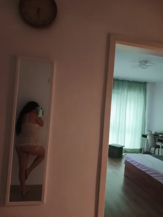 Escortă Sector 6 — Profil