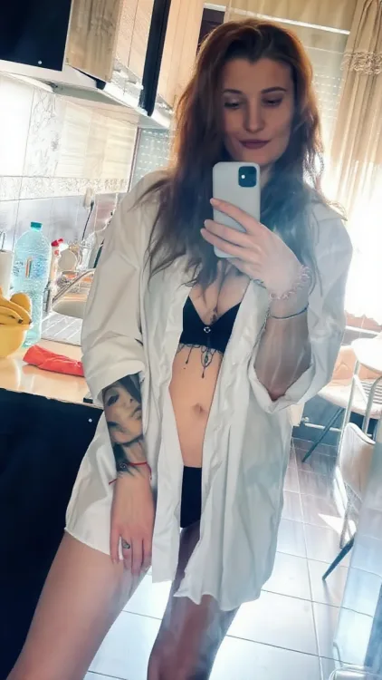 Escortă Sector 3 — Theo