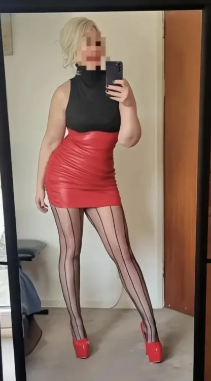 Escortă Sector 6 — Profil