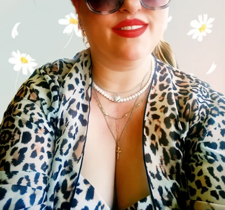 Escortă Oradea — Profil