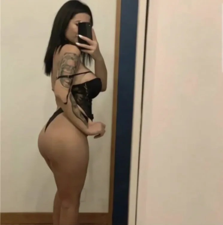 Escortă Curtea de Arges — Isabella