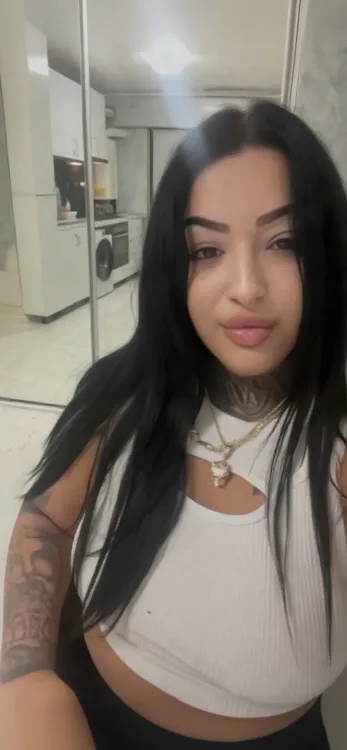 Escortă Mioveni — Andreea
