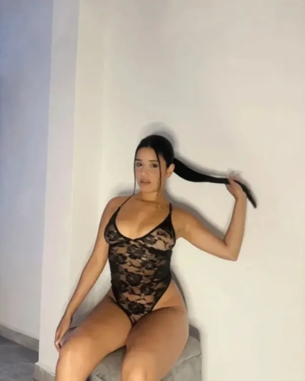 Escortă Arad — Profil