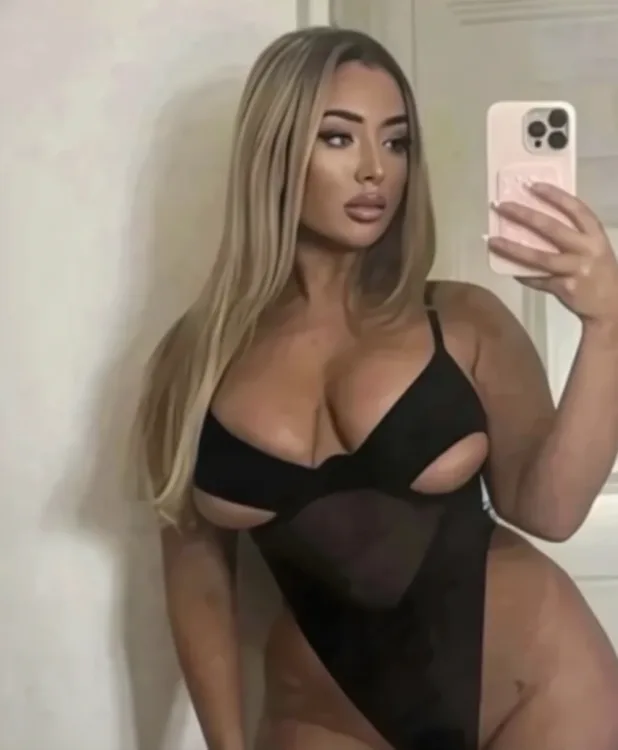 Escortă Ploiești — Izamina